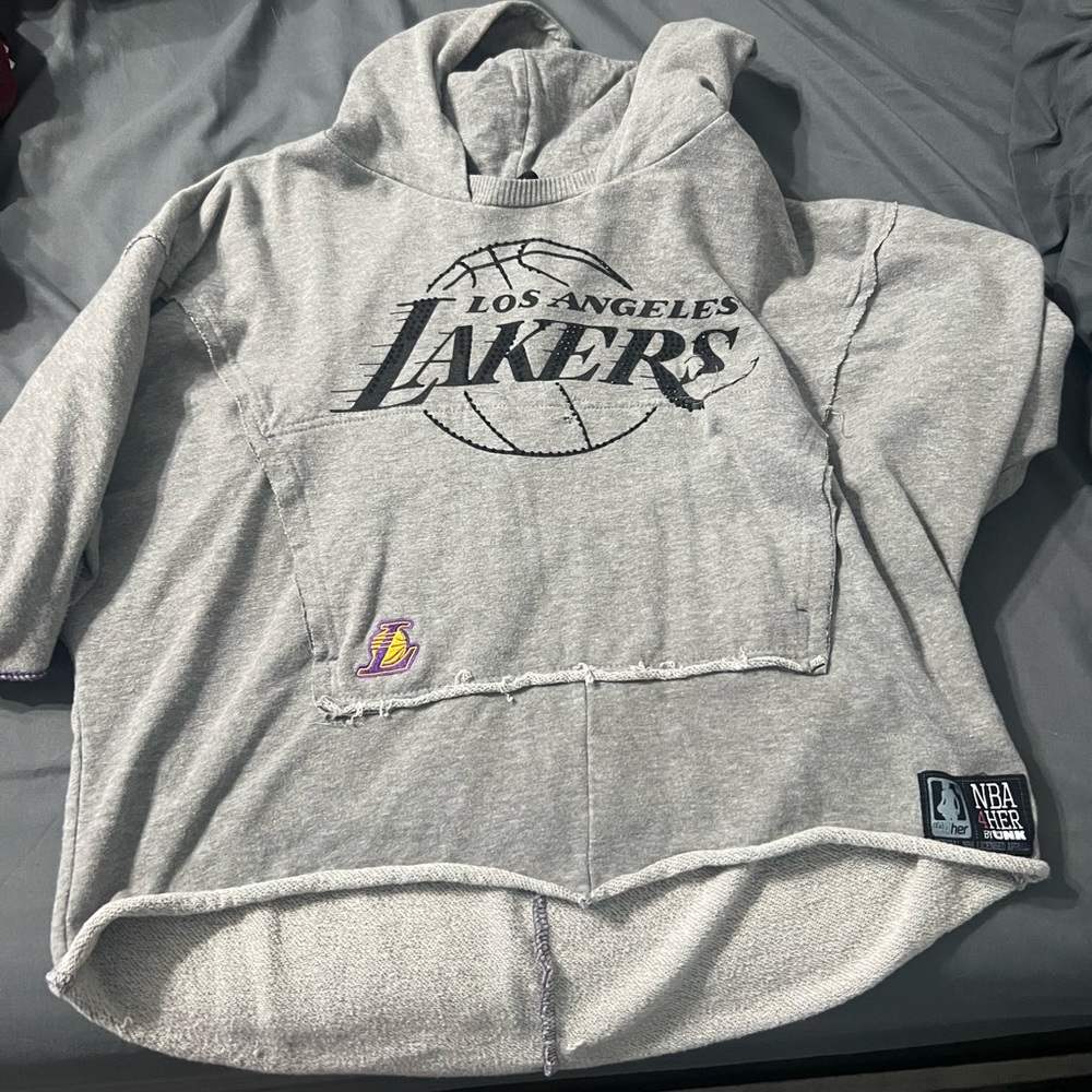 Crop top lakers sweater